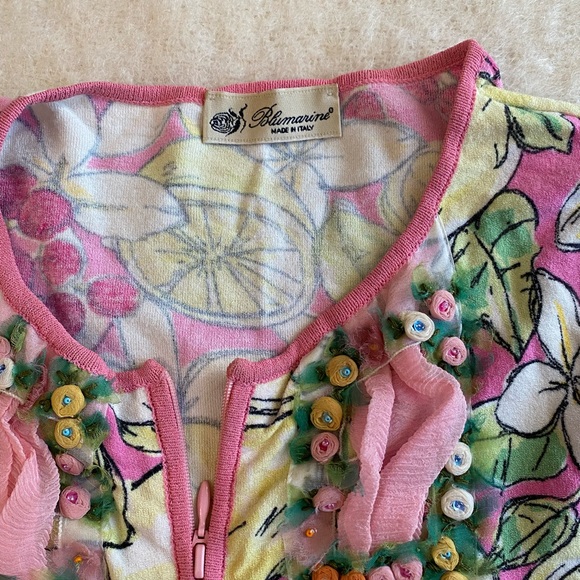 Blumarine🌸feminine lovely Top  . Size large . Zipper. - Picture 3 of 4